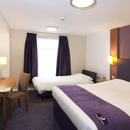 Premier Inn Manchester - Heaton Park Eksteriør bilde
