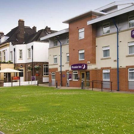 Premier Inn Manchester - Heaton Park Eksteriør bilde