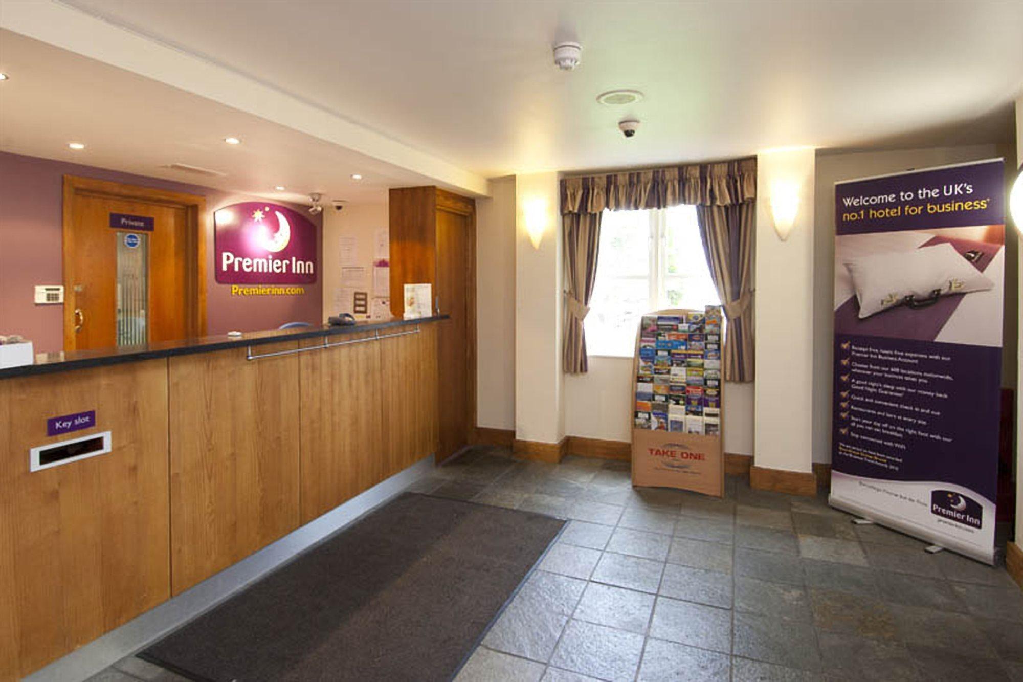 Premier Inn Manchester - Heaton Park Eksteriør bilde