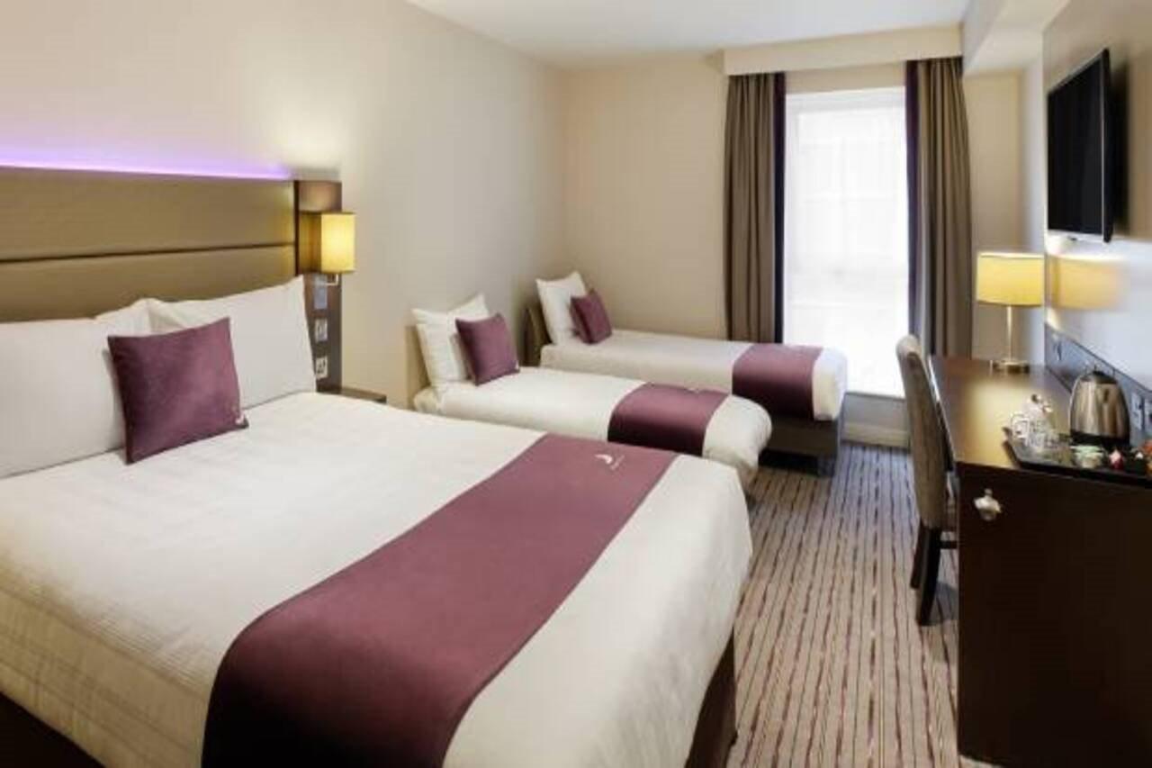 Premier Inn Manchester - Heaton Park Eksteriør bilde
