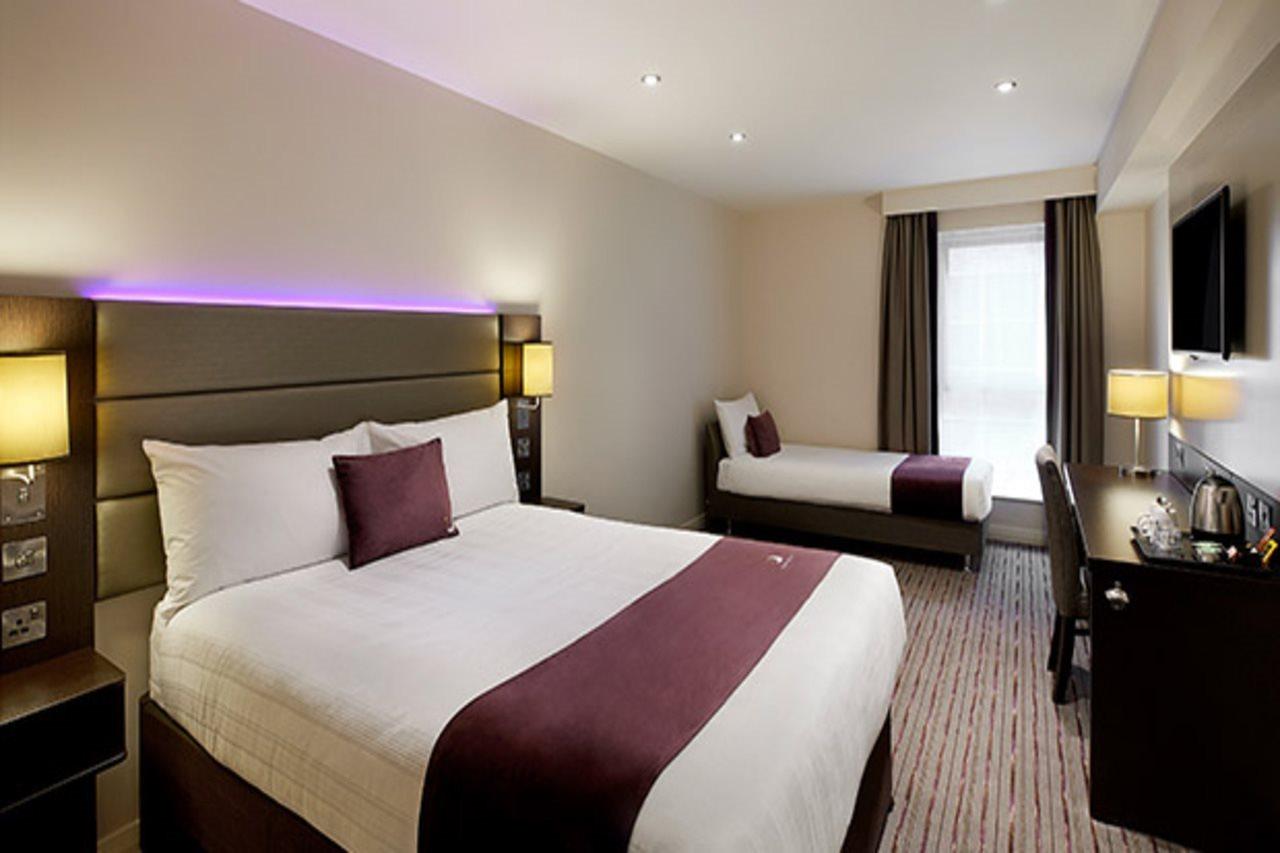 Premier Inn Manchester - Heaton Park Eksteriør bilde