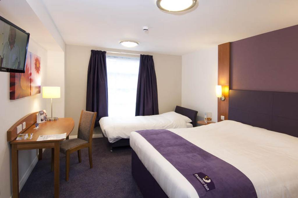Premier Inn Manchester - Heaton Park Eksteriør bilde