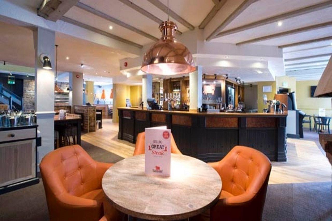 Premier Inn Manchester - Heaton Park Eksteriør bilde
