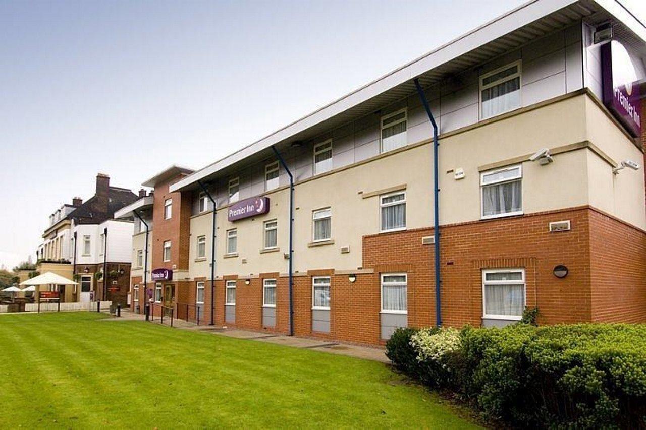 Premier Inn Manchester - Heaton Park Eksteriør bilde