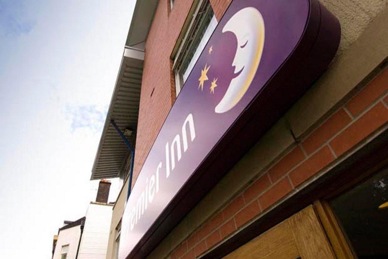 Premier Inn Manchester - Heaton Park Eksteriør bilde