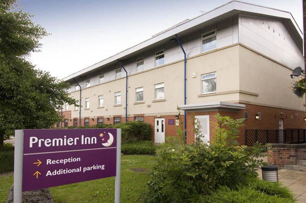 Premier Inn Manchester - Heaton Park Eksteriør bilde